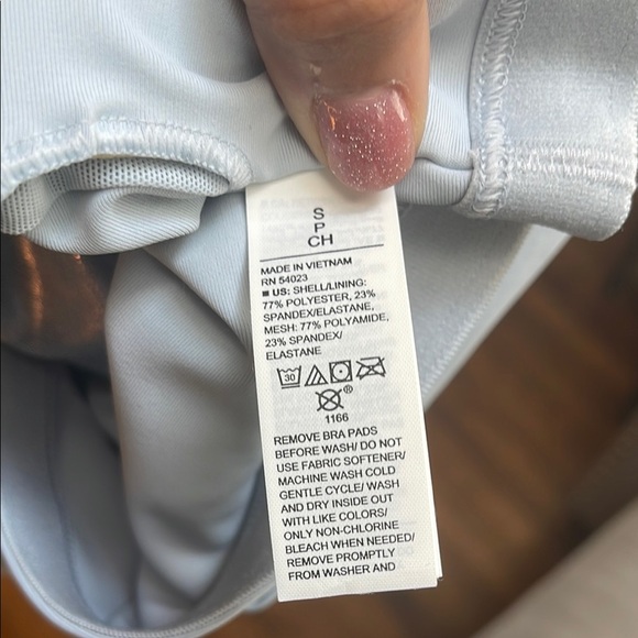 Old Navy Silver Metallic Tank Top - Picture 5 of 6